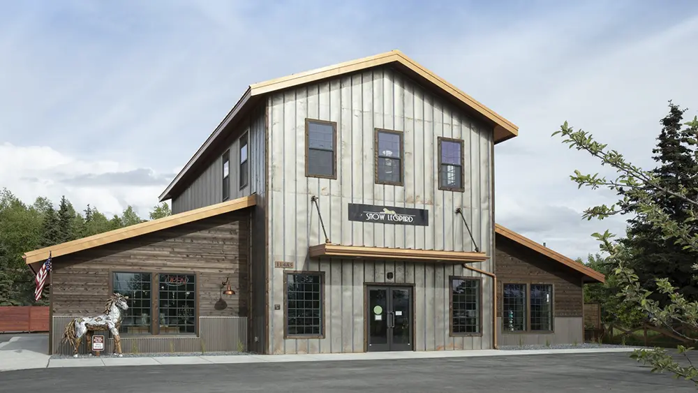 SNOW LEOPARD RETAIL STORE